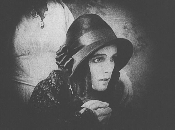 Greta Schr?der nosfaratu women in horror movies vampire 1922