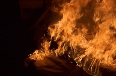 shamus burning fire scene sex movie 